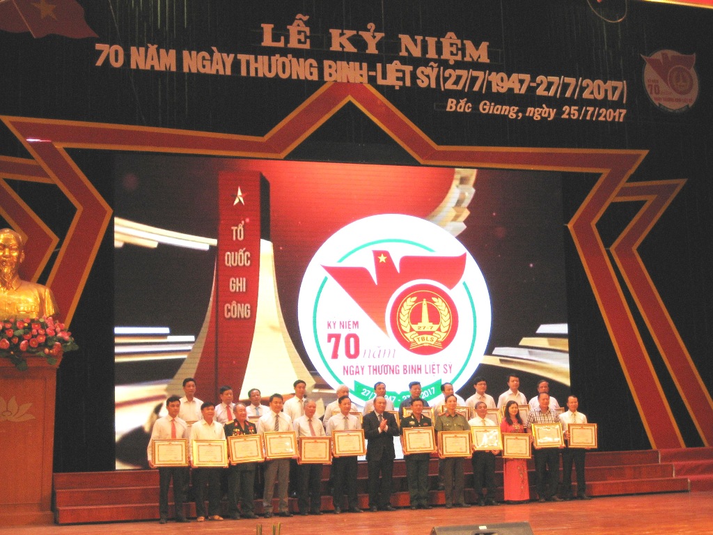 Bắc Giang Biểu dương, khen thưởng người có công tiêu biểu